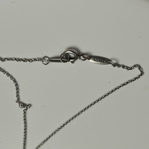 Tiffany & Co. x Elsa Peretti Bean pendant in sterling silver 9mm - Picture 4 of 9